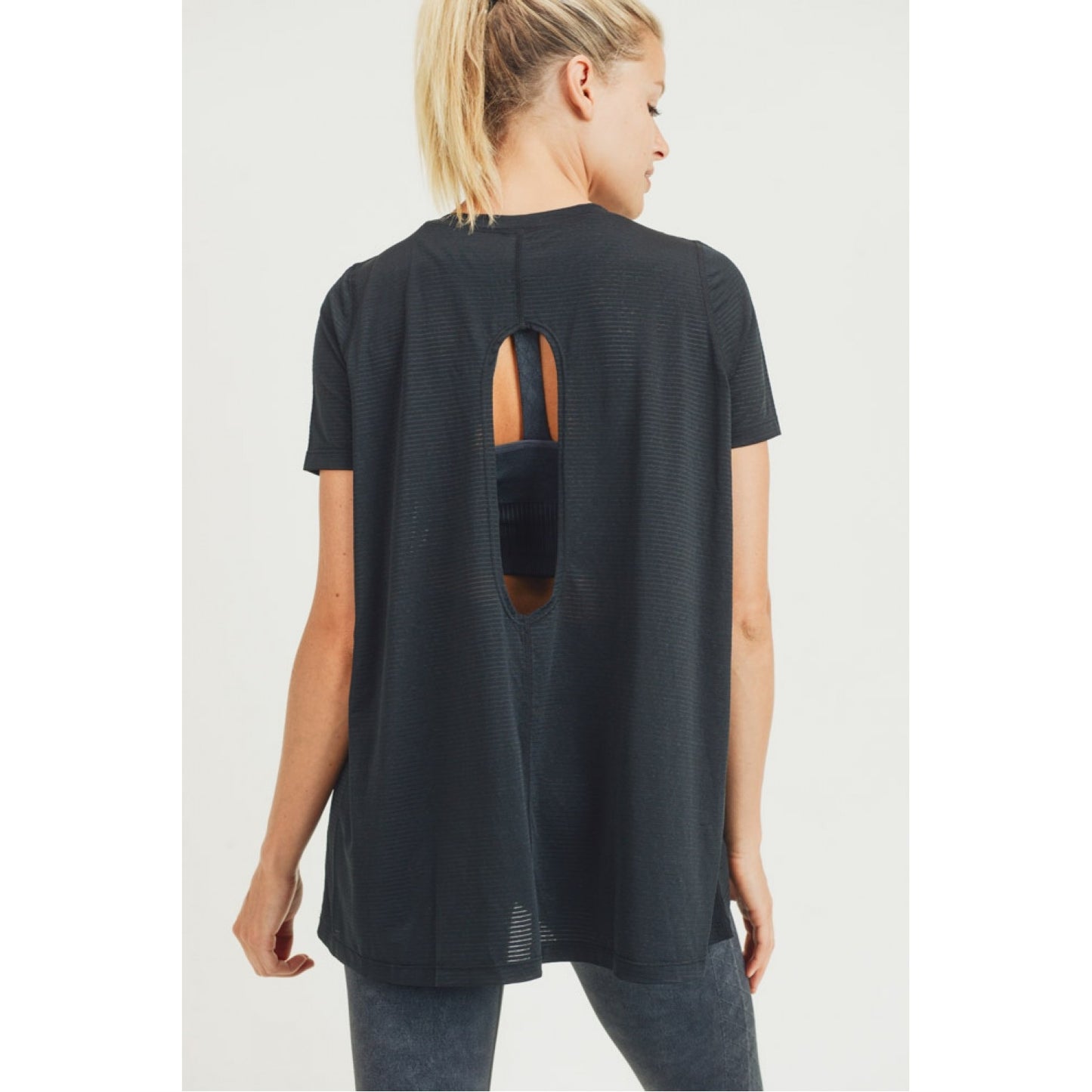 Keyhole Back Mesh Active Top- Black