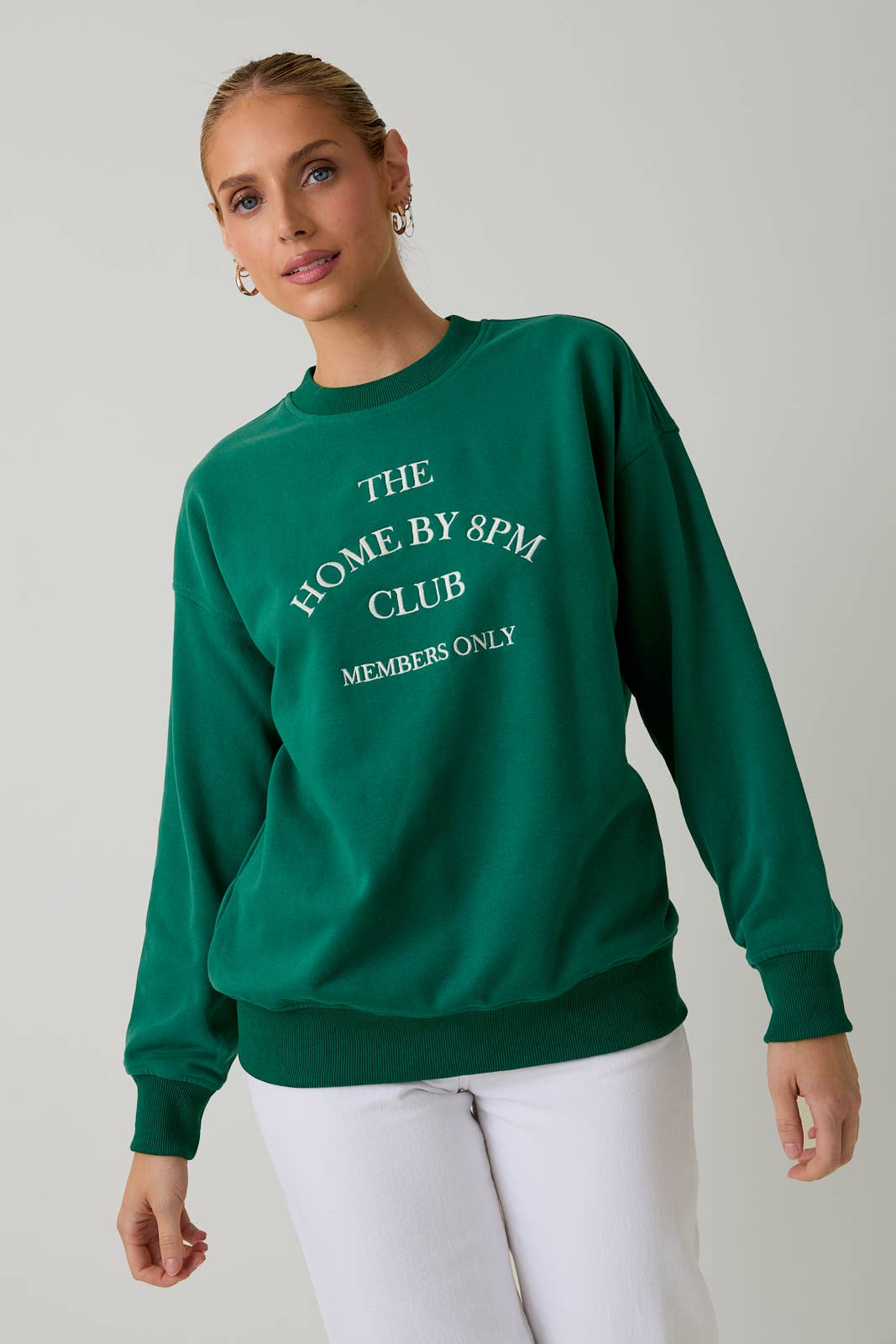 CREW NECK LONG SLEEVE "THE HOME BY 8PM CLUB" SWEATSHIRT
