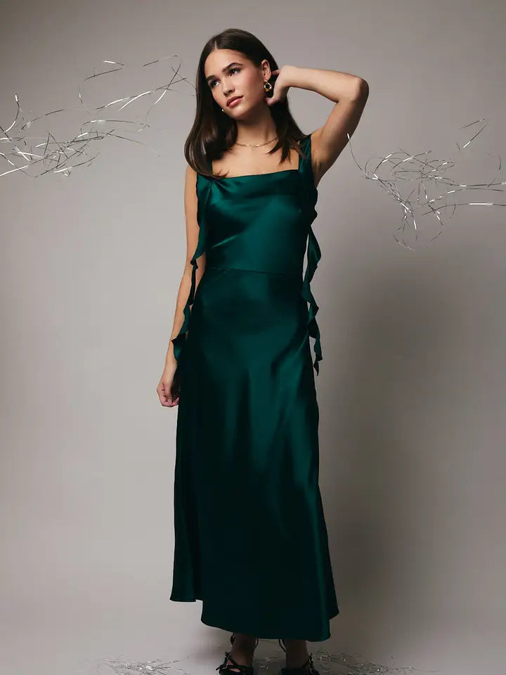 Meet Me Under the Mistletoe Midi Dress