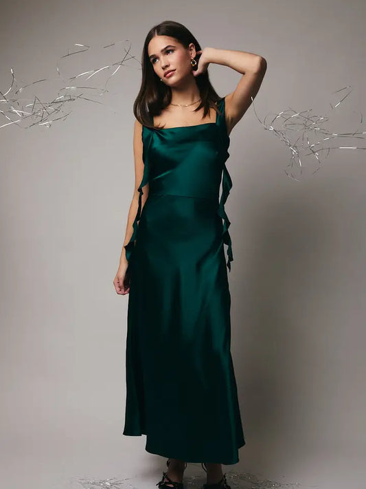 Meet Me Under the Mistletoe Midi Dress
