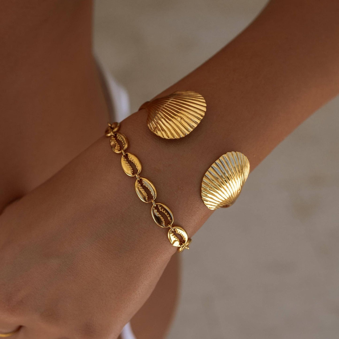 Puka Shell Bracelet- ALCO