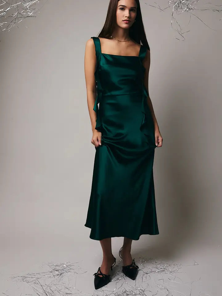 Meet Me Under the Mistletoe Midi Dress