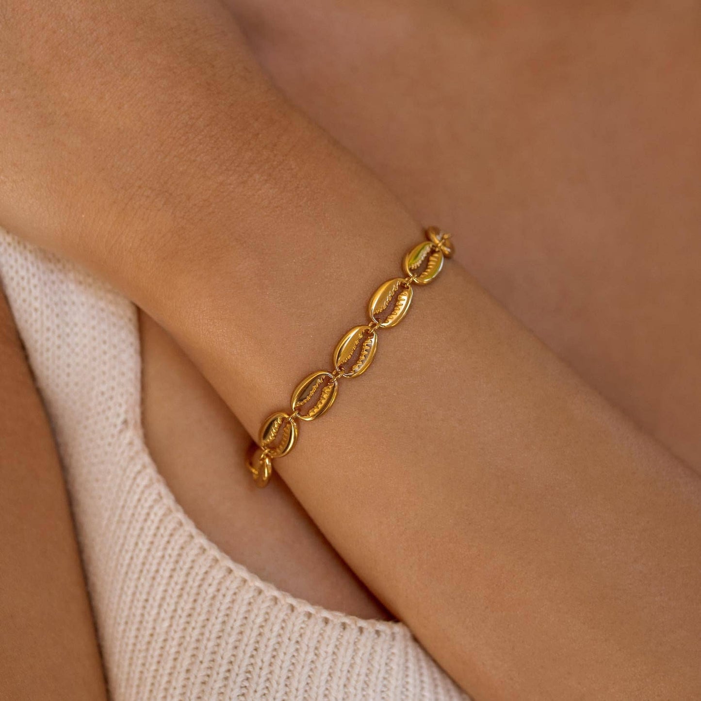 Puka Shell Bracelet- ALCO